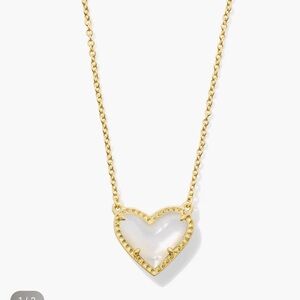 NWT Kendra Scott Ari Heart Necklace